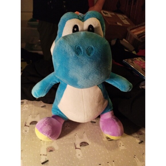 Blue YOSHI Super Mario Plush Toy - Nintendo Licensed - 14" - Good Stuff 2018 - Picture 1 of 4